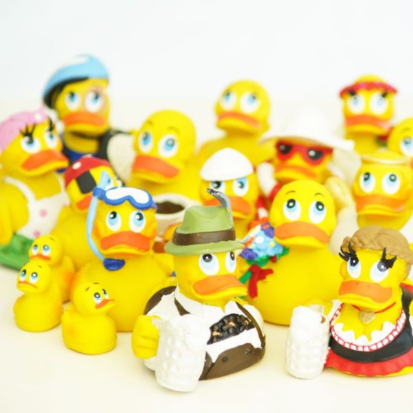 Badeente Frieda Frühjahrsputz – Bild 3
